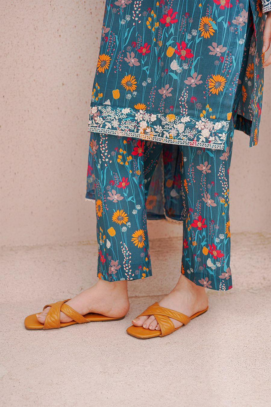 ZETA | Embroidery Stitched 3 pcs | lawn